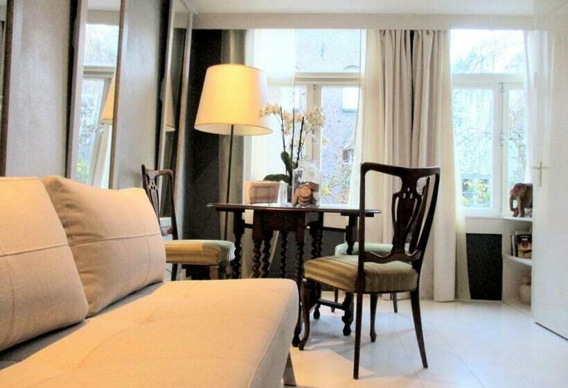 استودیوی استاندارد, Miss Jordaan For Quiet Travellers