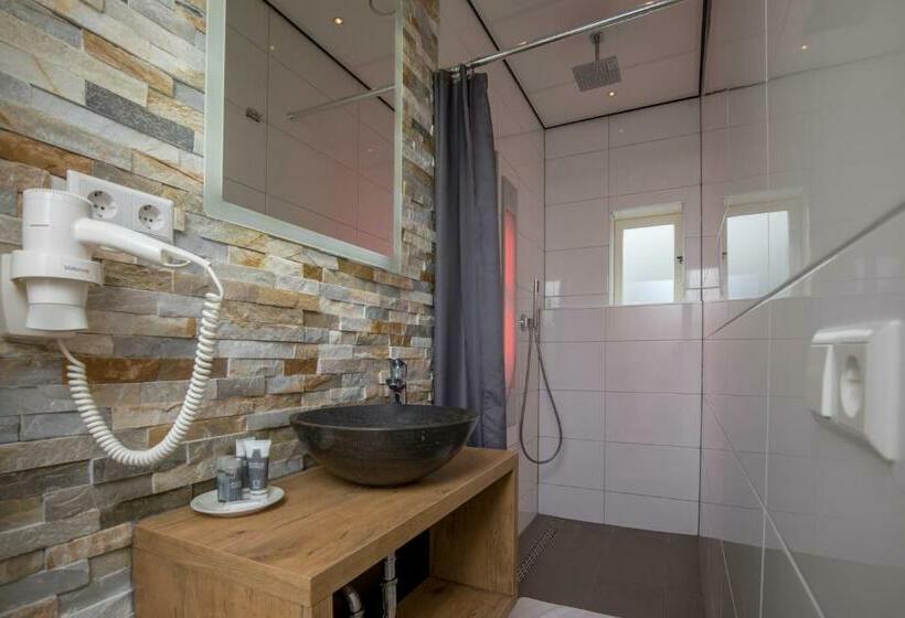 جناح جونيور مزوَّد بتراس, Villa Westerduin