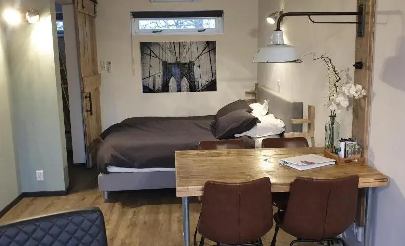 Huoneisto 2 Makuuhuonetta, Gastenverblijf Aan De Bagijnstraat