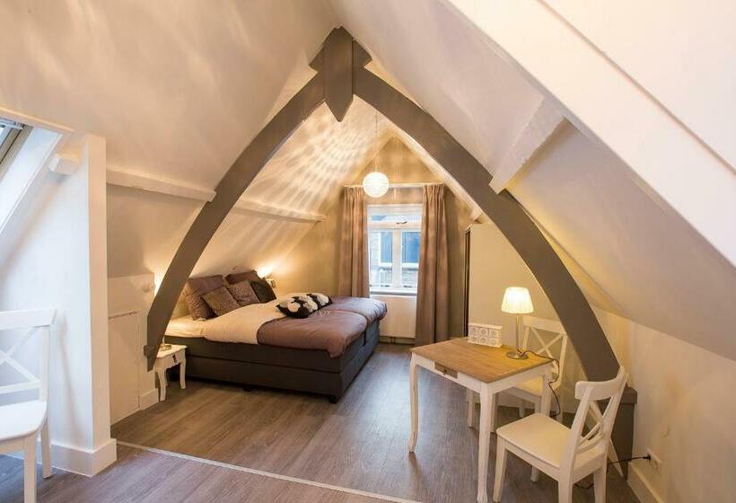 חדר סטנדרט לשלושה, Bed & Breakfast De Vier Seizoenen