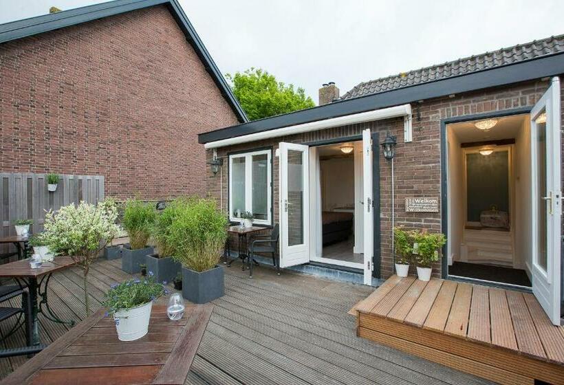 חדר סטנדרט עם מרפסת, Bed & Breakfast De Vier Seizoenen