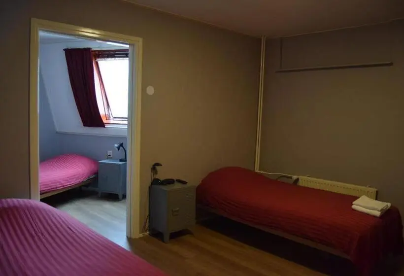 Standard Triple Room, Cafe 't Zonneke