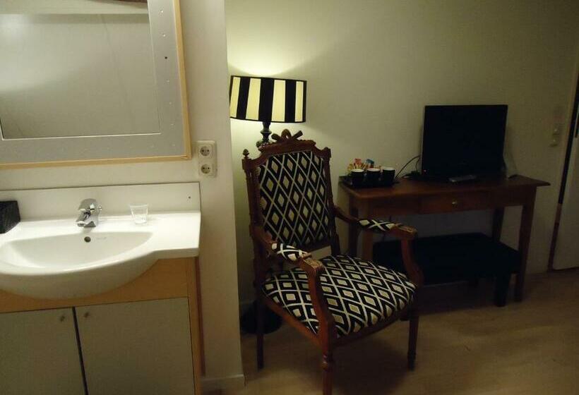 اتاق استاندارد سه نفره, Chambres D'hotes Rekko