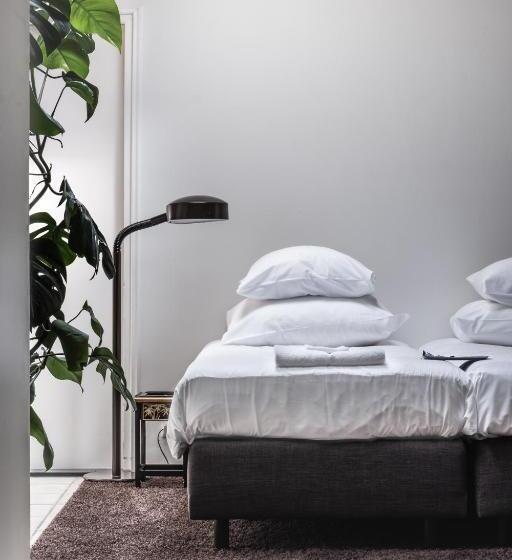 חדר משפחתי דלוקס, De Lochemse Berg