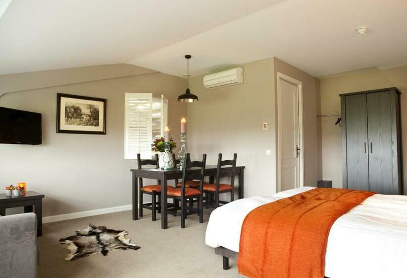 اتاق خانوادگی, Restaurant D N Dries