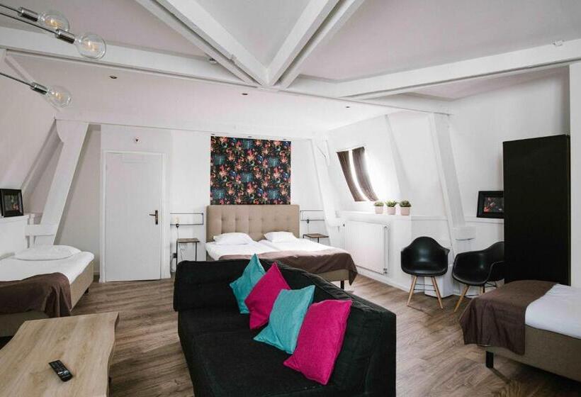 デラックスファミリールーム, Stadsherberg De Poshoorn