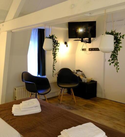 コンフォートルーム, Stadsherberg De Poshoorn