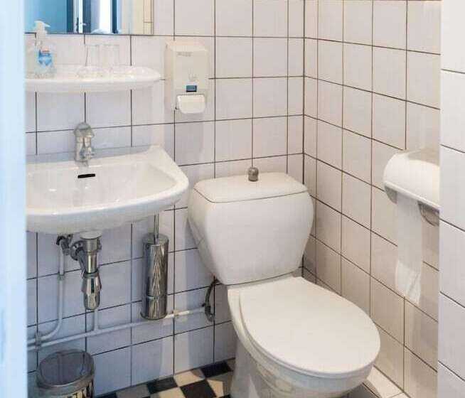 コンフォートルーム, Stadsherberg De Poshoorn