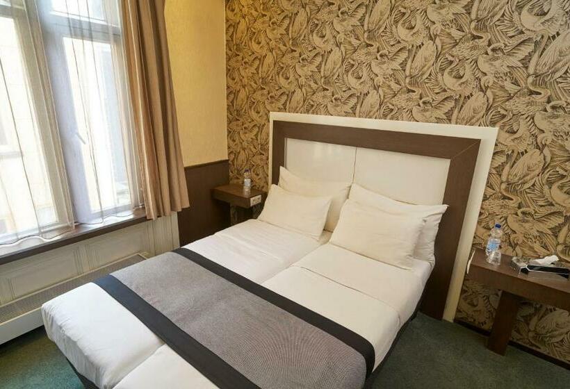 اتاق لوکس, The Bird