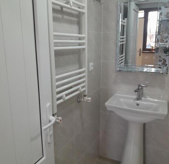 اتاق استاندارد, Mark