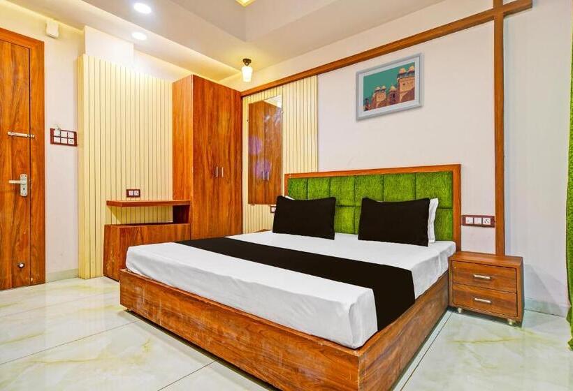 חדר קלאסי לשלושה, Oyo Hotel Shree