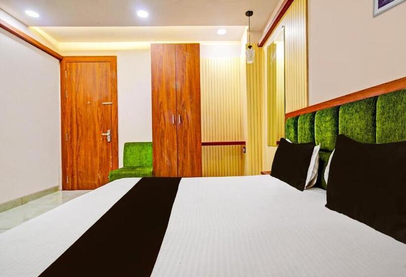 חדר קלאסי לשלושה, Oyo Hotel Shree