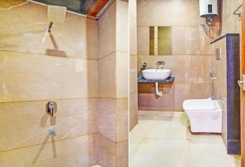 חדר קלאסי לשלושה, Oyo Hotel Shree