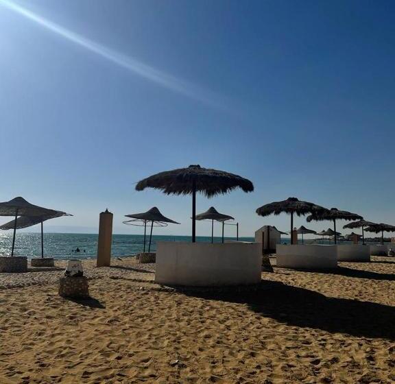 آپارتمان 1 خوابه با چشم‌انداز دریا, شاليه فيلا فندقي سياحي علي البحر مباشرة بحديقة خاصة