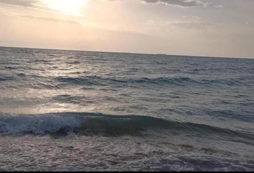 آپارتمان 1 خوابه با چشم‌انداز دریا, شاليه فيلا فندقي سياحي علي البحر مباشرة بحديقة خاصة