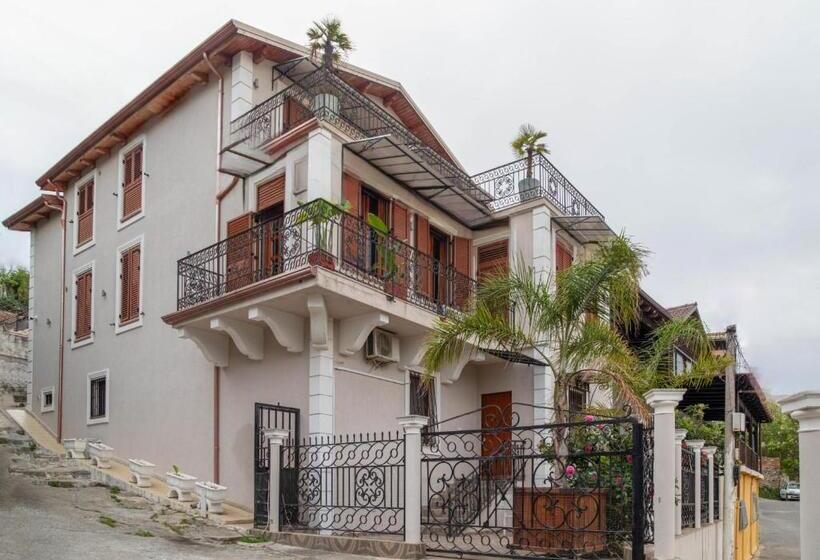 غرفة قياسية, Angoni Villa