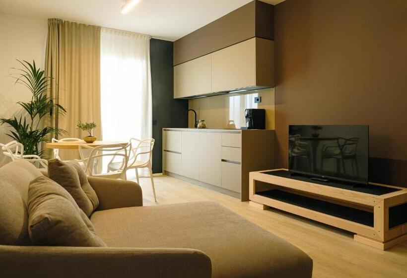 דירת חדר, Camoma Apart