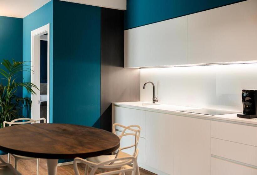 סוויטה עם טרסה, Camoma Apart