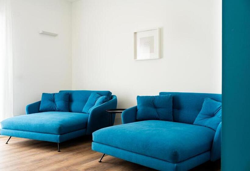 סוויטה עם טרסה, Camoma Apart