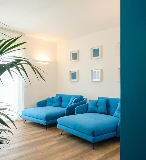 סוויטה עם טרסה, Camoma Apart