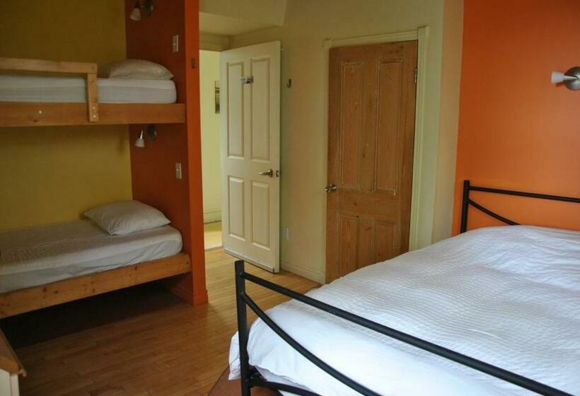 חדר משפחתי, Auberge Internationale De Rivière Du Loup