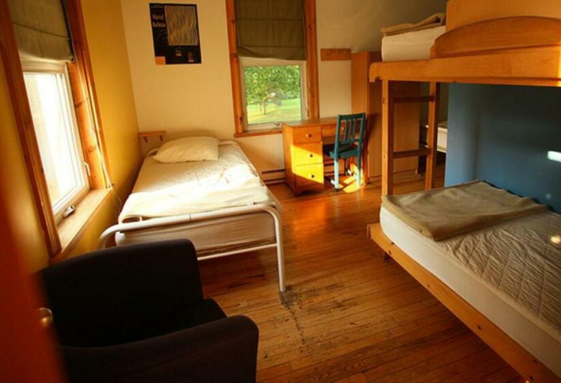 חדר משפחתי, Auberge Internationale De Rivière Du Loup