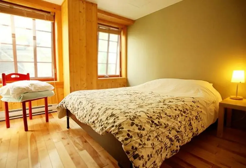 バス共有のスタンダードルーム, Auberge Internationale De Rivière Du Loup