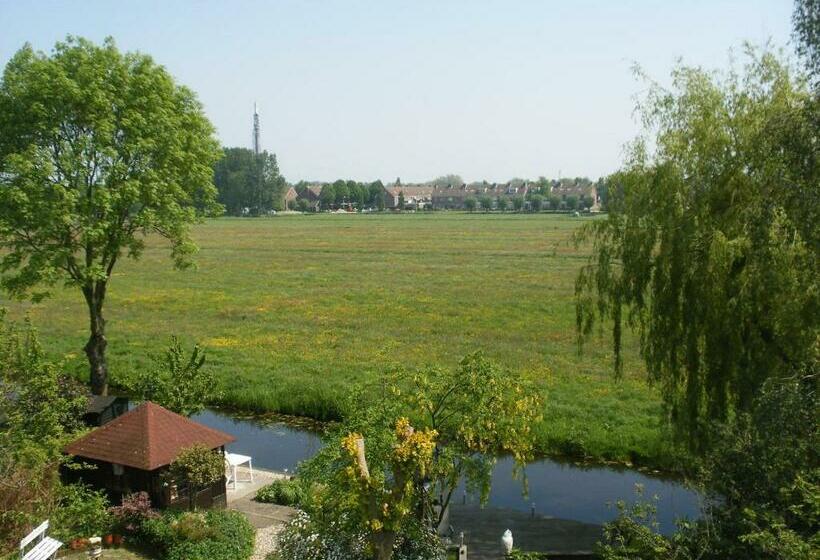 标准三人间共用浴室, B&b Edam