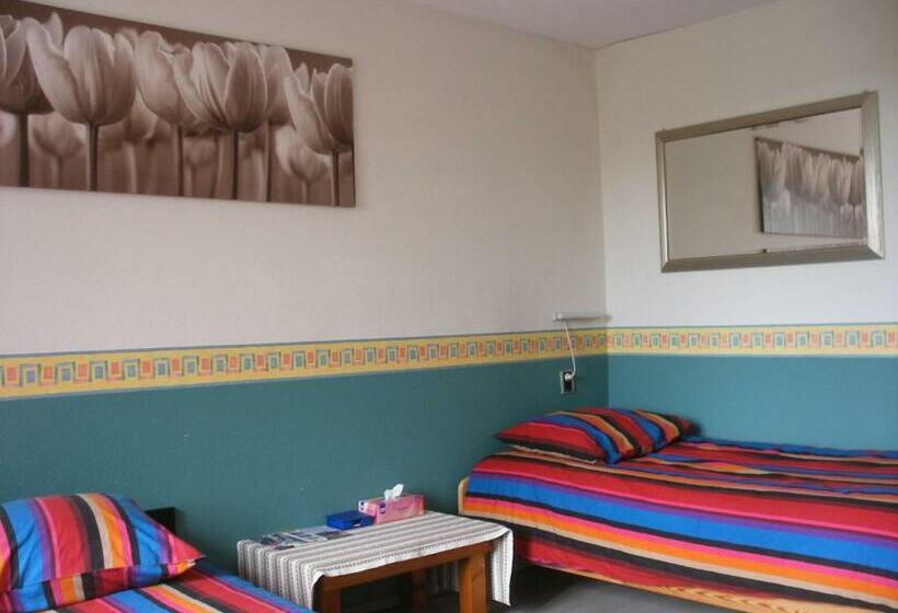 标准三人间共用浴室, B&b Edam