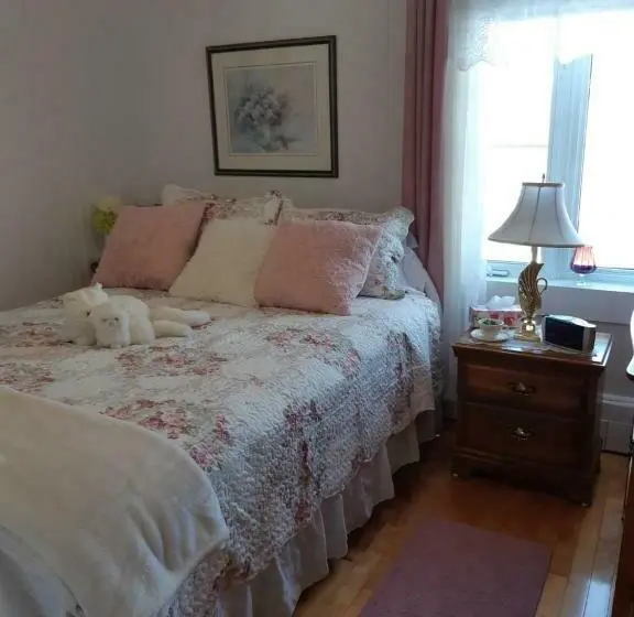 اتاق استاندارد با سرویس بهداشتی مشترک, Auberge Gite Maison Des Lilas