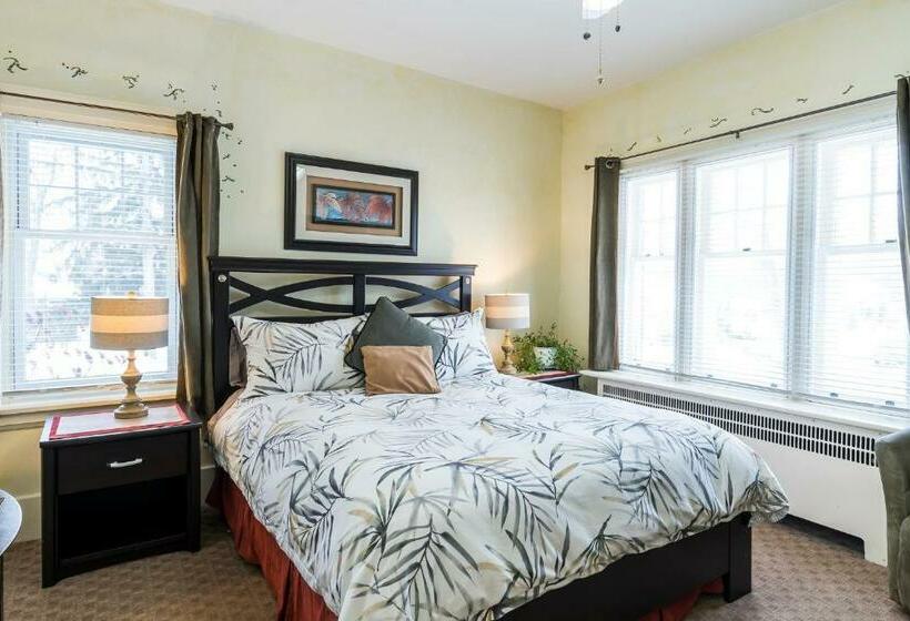 جناح, The Inn On Bay