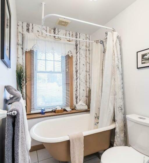 جناح, The Inn On Bay