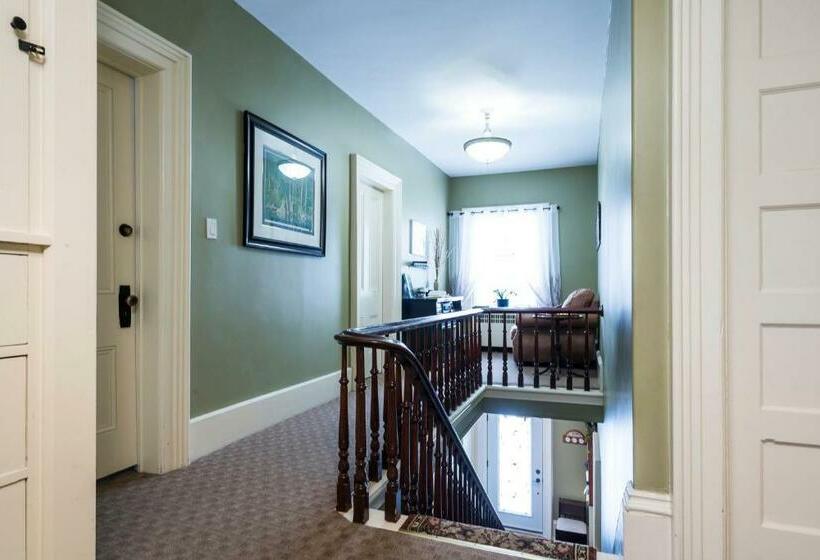 جناح, The Inn On Bay