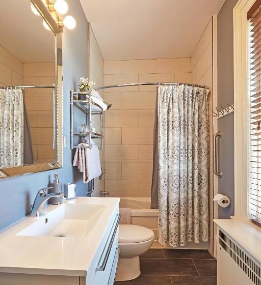 جناح غرفتين نوم, The Inn On Bay