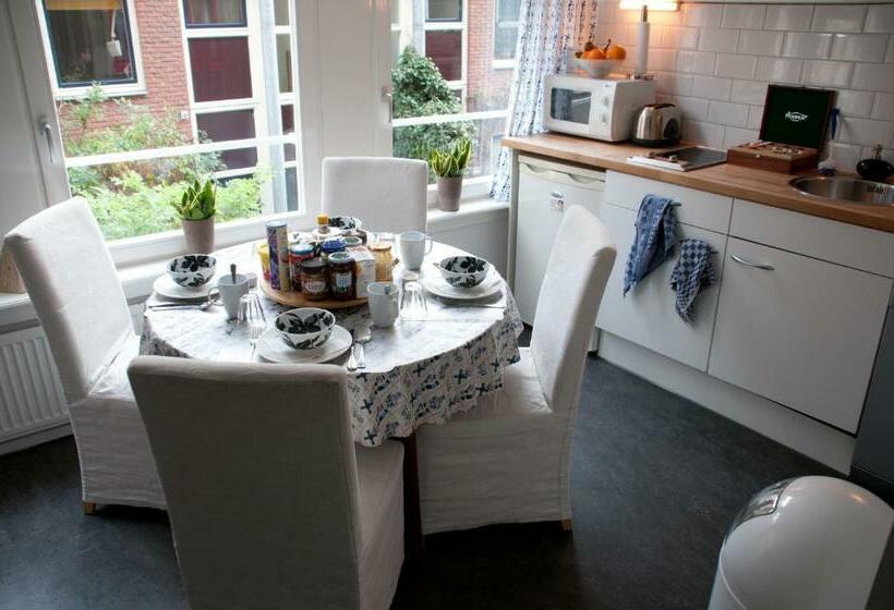 اتاق استاندارد, Bed & Breakfast Westviolet