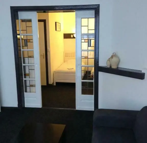 バス共有のスタンダードルーム, Budgethotel De Zwaan