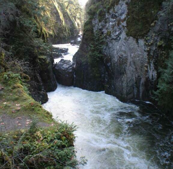 디럭스 룸 가든 전망, Cedar Song B&b