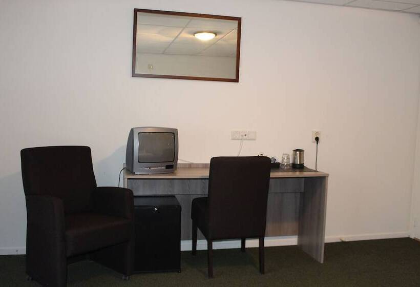 浴室共有のエコノミールーム, Fase Fier Eten En Drinken