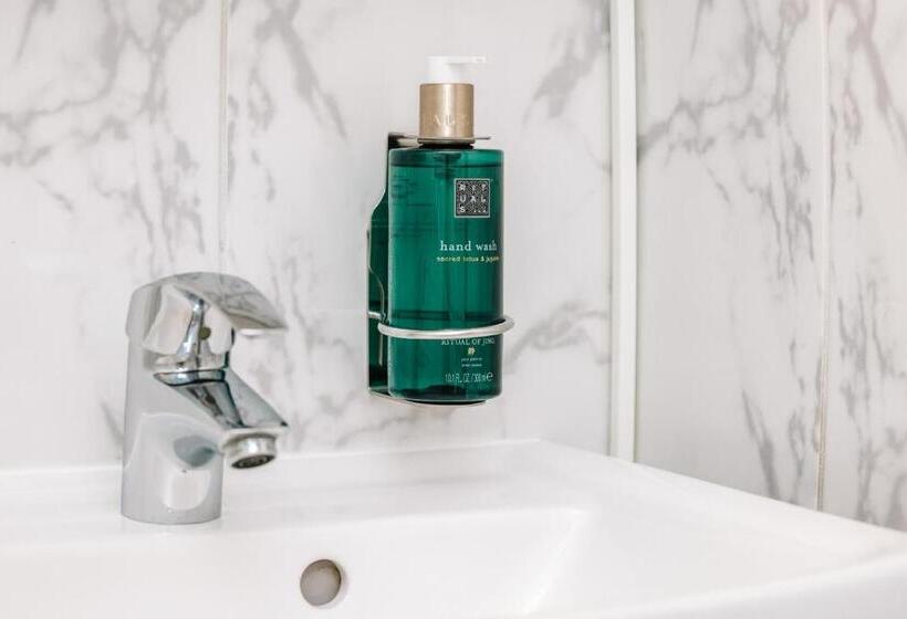 غرفة قياسية رباعية, Keur