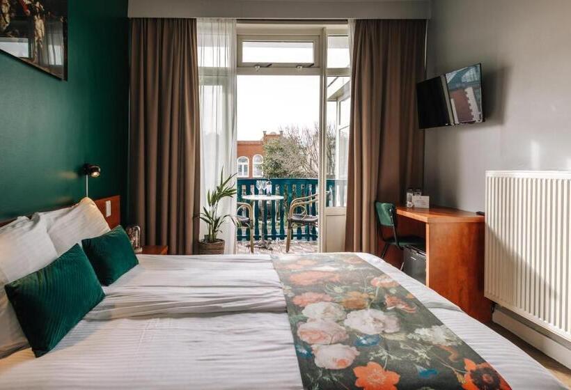 غرفة قياسية مزوَّدة بشُرفة, Keur