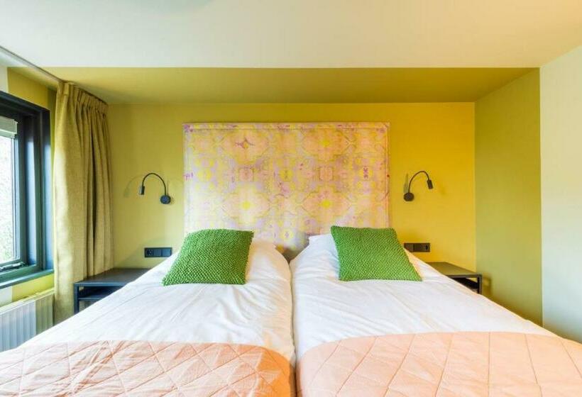 חדר בסיסי, Ludiek Eten En Slapen