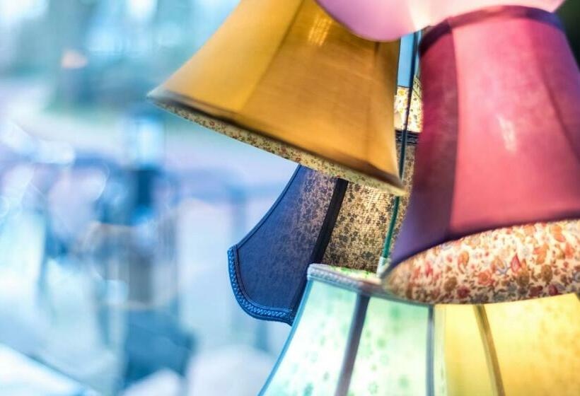 חדר בסיסי, Ludiek Eten En Slapen