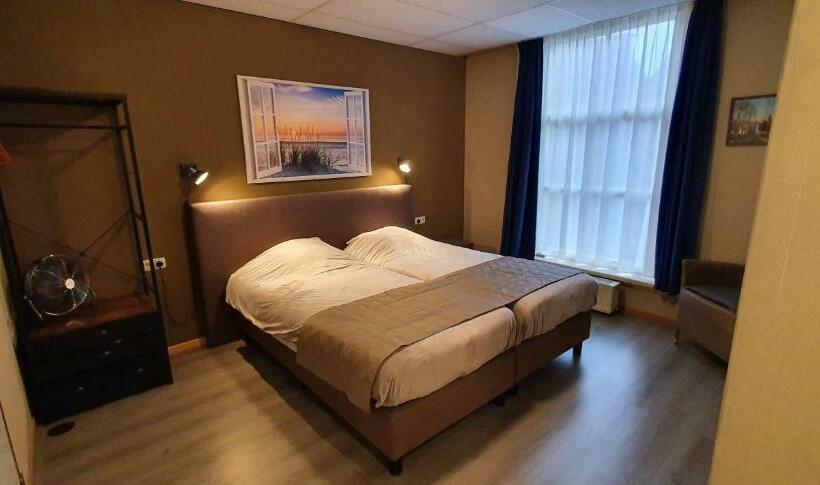 غرفة قياسية, Restaurant T Heerenlogement