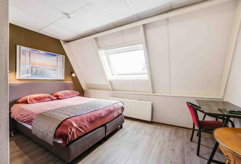 غرفة قياسية, Restaurant T Heerenlogement