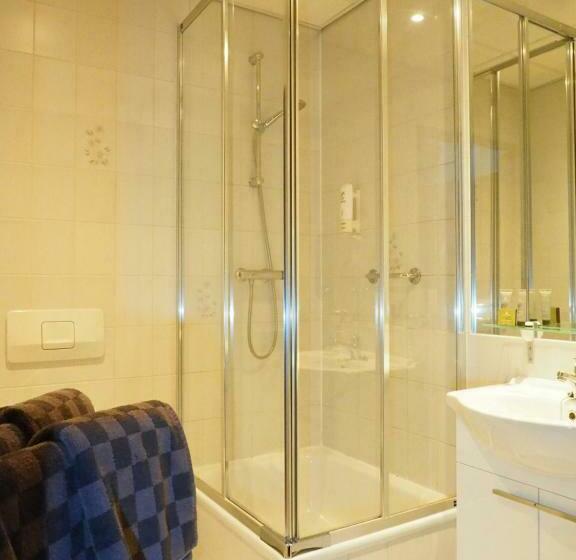 غرفة قياسية, Restaurant T Heerenlogement