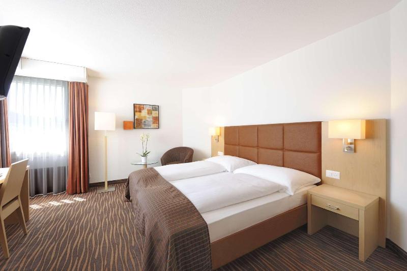 غرفة قياسية سرير كينج, Travelodge By Wyndham Edson