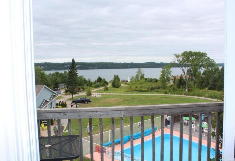 غرفة قياسية مطلّة علي البحيرة, Waterview On The Bay