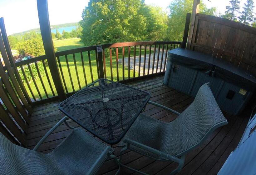 غرفة قياسية مطلّة علي البحيرة, Waterview On The Bay