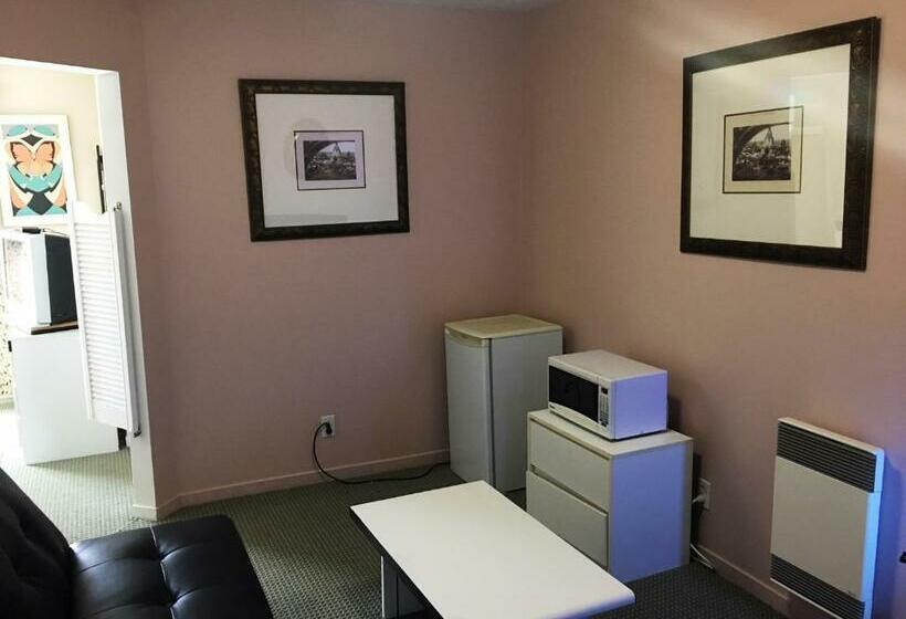 带大床的套房, Motel Granby