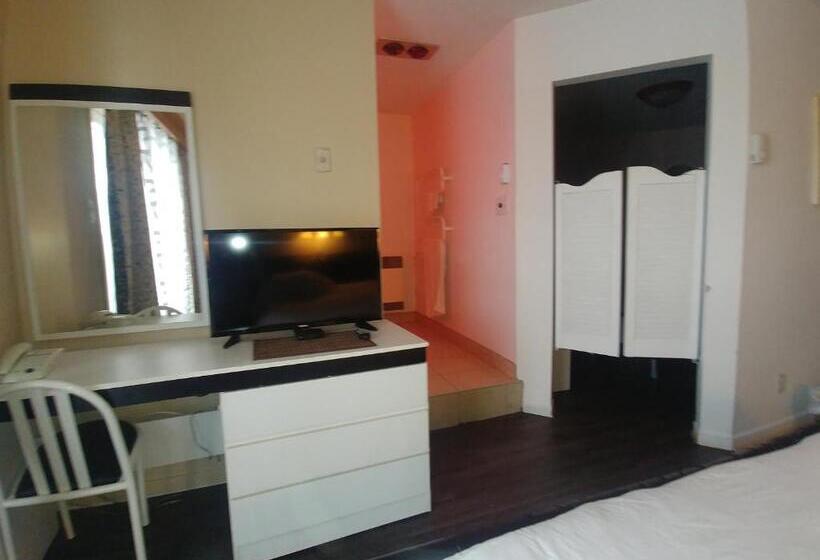 带大床的套房, Motel Granby